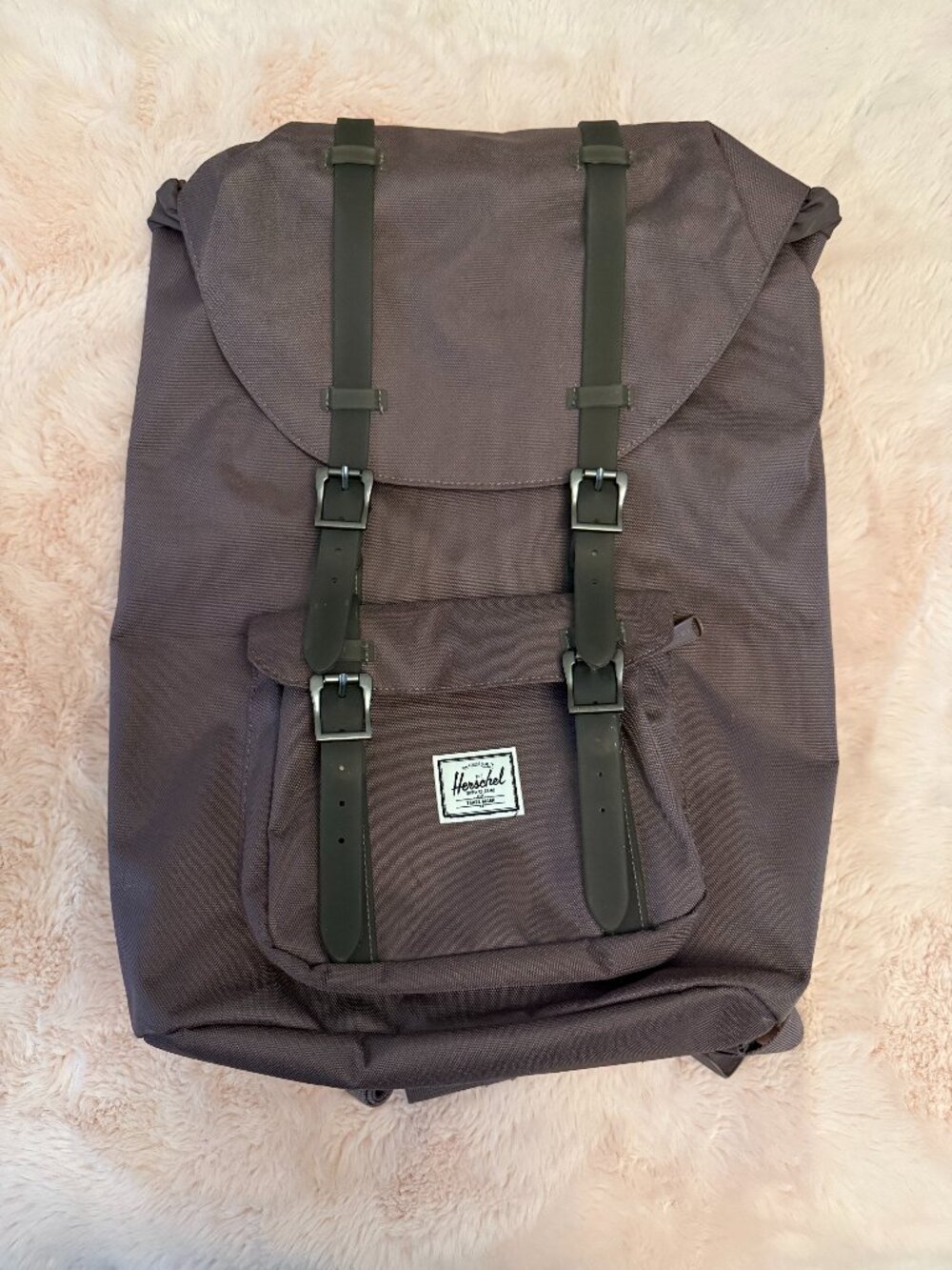 Herschel Retreat Gray Laptop Backpack – Like New - Lavander